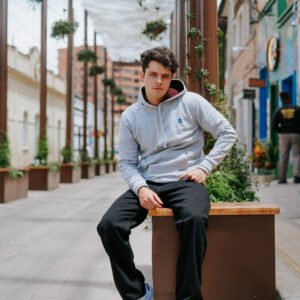 Home hoodie lejos2 gris hombre