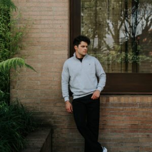 zara lejos gris